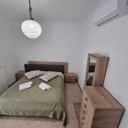 Agora Luxury Apartment 1 Лутраки Екстериор снимка