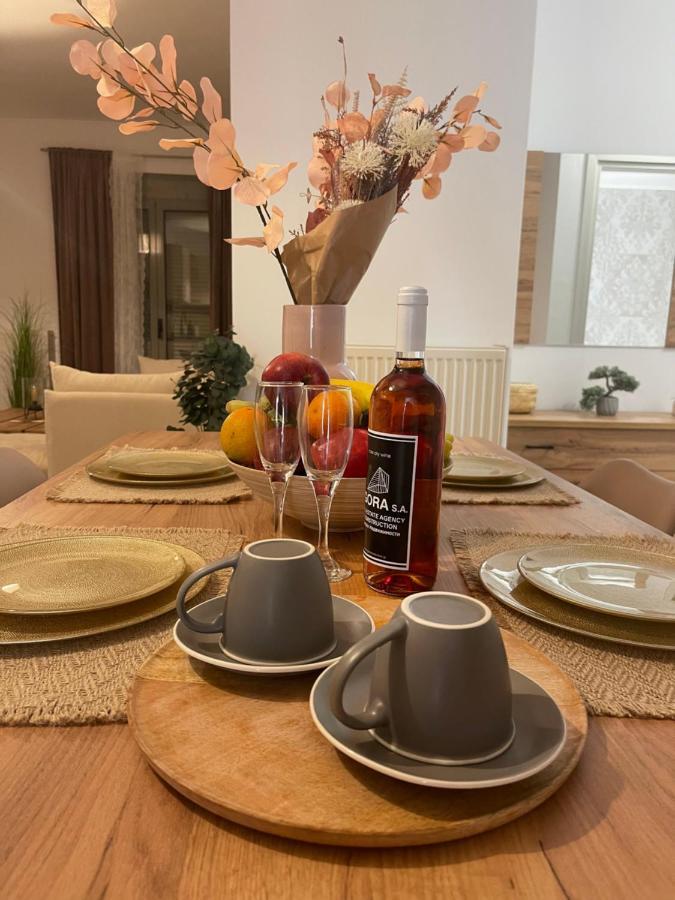 Agora Luxury Apartment 1 Лутраки Екстериор снимка