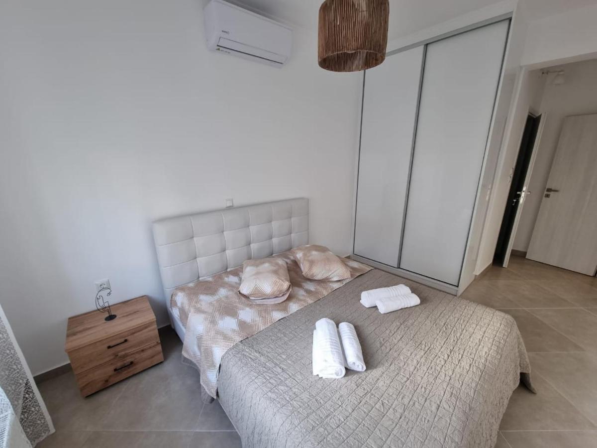 Agora Luxury Apartment 1 Лутраки Екстериор снимка