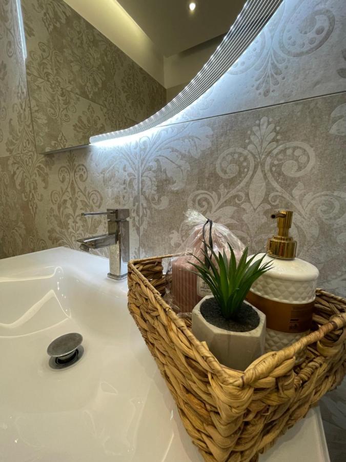 Agora Luxury Apartment 1 Лутраки Екстериор снимка