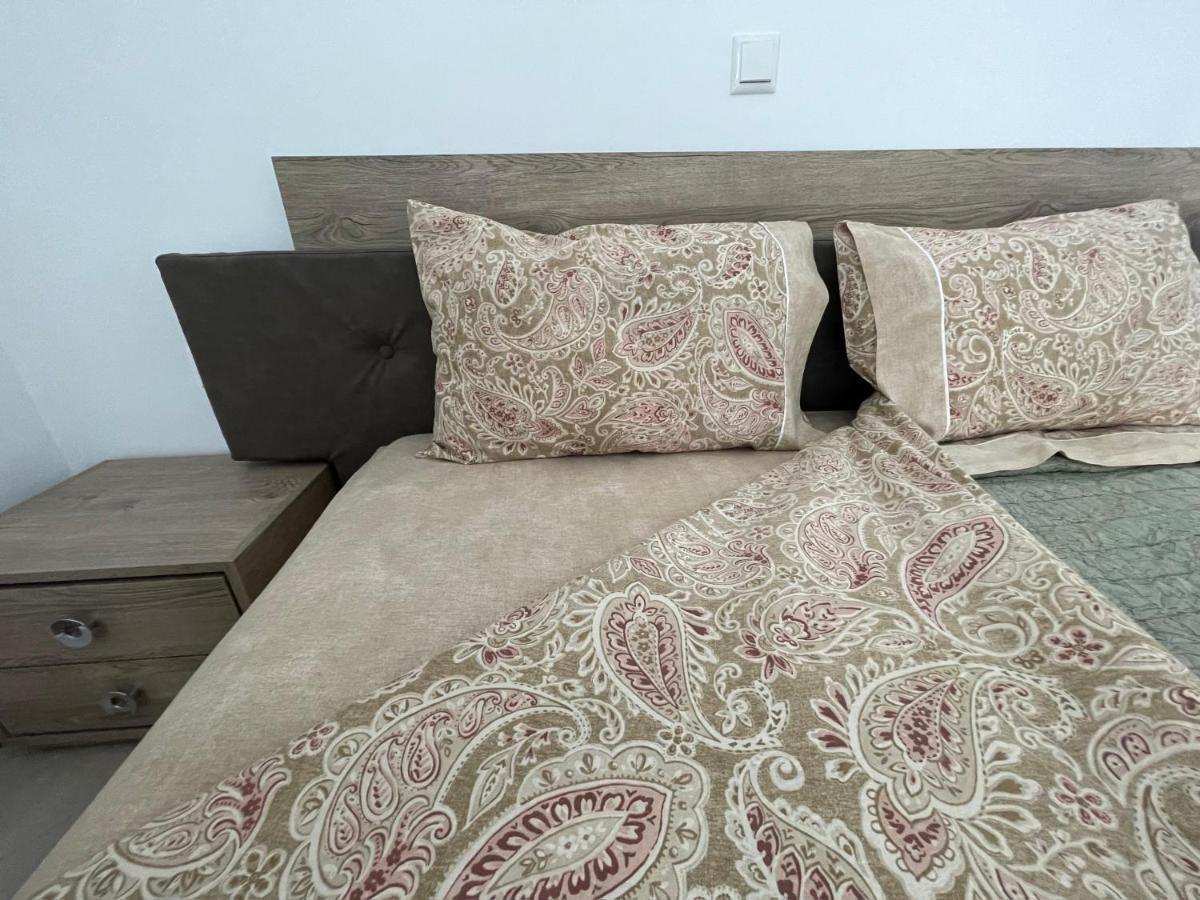 Agora Luxury Apartment 1 Лутраки Екстериор снимка